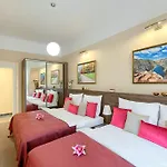 Milada Apartahotel 4*