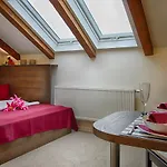 Milada Apartahotel 4*