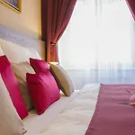 Milada Apartahotel